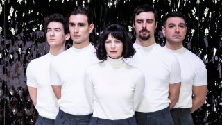 Театралната публика вероятно помни ролята която донася на Яна Титова награда