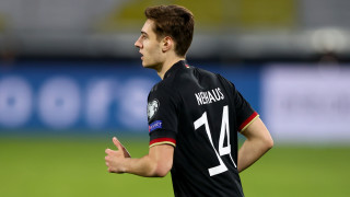 Германският национал и футболист на Борусия Мьонхенгладбах Флориан Нойхаус отрече