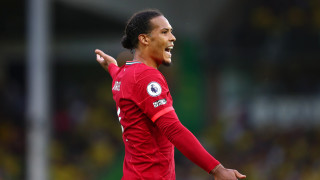 Фабиньо Къртис Джоунс и Върджил ван Дайк няма да играят