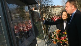 Каракачанов: България се стреми да е добър партньор и фактор в НАТО