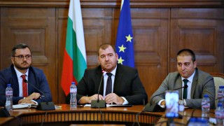 Екипът на Министерството на земеделието начело с новия служебен негов