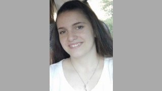 Полицията издирва 14 годишната Никол Георгиева Трендафилова Момичето е с постоянен