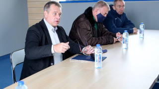 Изпълнителният директор на Левски Иво Ивков говори пред медиите след