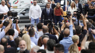 "Нова демокрация" печели мнозинство в Гърция