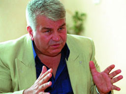 Петърнейчев завежда дело за клевета по случая "Белнейски" 