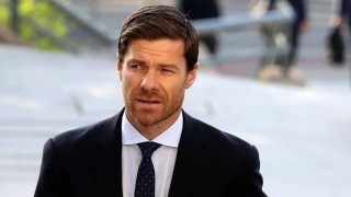 Треньорът на Байер Леверкузен Шаби Алонсо се присъедини към група