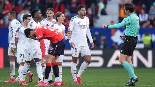 Главният съдия Хосе Луис Мунуера Монтеро който беше съдия на