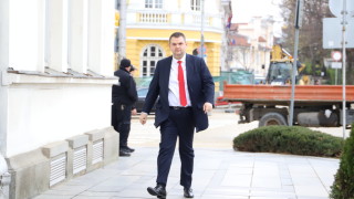 Ако няма кабинет, Делян Пеевски не вижда смисъл да идва до НС