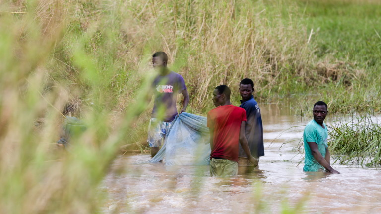 Проливните дъждове нахлуват в северната част на Мозамбик, два дни