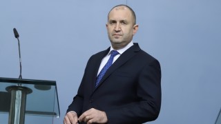 Президентът няма да пътува за Ватикана за 24 май