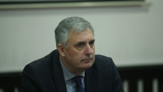 Всички се радваме че има някакво правителство Това заяви пред