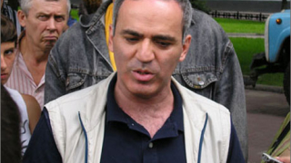 Гари Каспаров поведе с 2:0 на Анатолий Карпов в мача във Валенсия