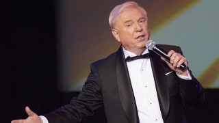 Срещу популярния естреден певец Мустафа Чаушев е стреляно с пистолет