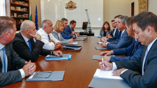 Ние играем честно с уважение и с достойнство играем по