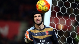 Вратарят на Арсенал Петер Чех може да пропусне дербито с