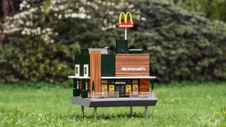 Най-малкият McDonald's в света, който не може да побере и един човек