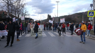 Жители на Панчарево и Кокаляне блокираха движението Самоков-София