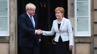 Премиерът на Великобритания Борис Джонсън е нарекъл предаването на Шотландия