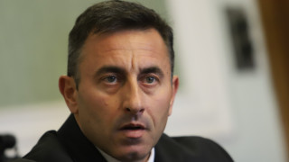 Цените на горивата да падат, очаква Румен Спецов