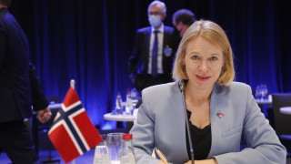 Външният министър на Норвегия Аникен Хуитфелд обяви в интервю за вестник
