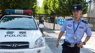 Китайски полицаи задържаха трети канадски гражданин съобщава National Post цитирайки