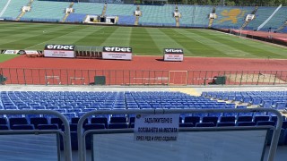 До 31 август мачовете се играят без публика