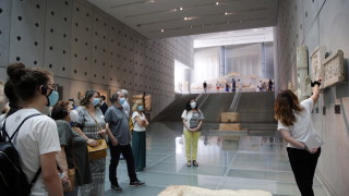 Гърция ще отмени задължителното носене на маски за лице на