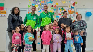 Двама от футболистите на Ботев Враца Димитър Евтимов и