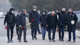 Много хора си взеха последно сбогом с Никола Спасов Днес