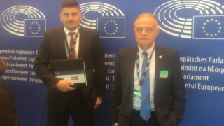 Главният секретар на Демократи за силна България Емил Мачиков е