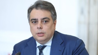 Председателят на Продължаваме промяната Асен Василев не изключи сътрудничество с