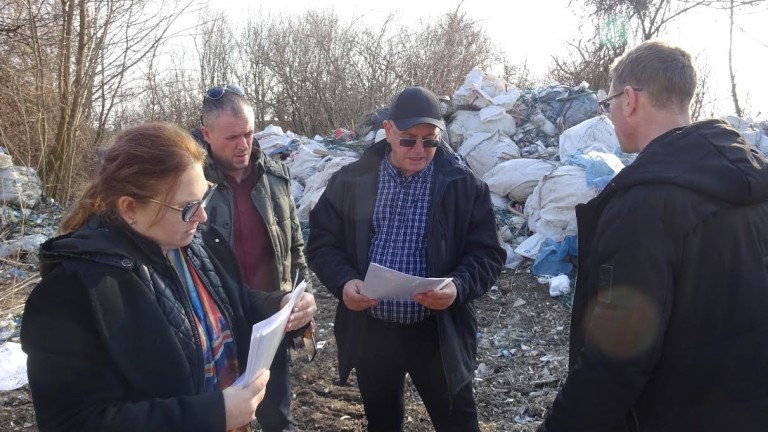 Емил Димитров разкри нерегламентирана площадка за отпадъци в Калипетрово