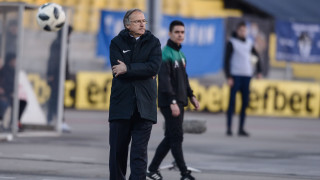 Официалният сайт на Левски съобщава че треньорът Георги Дерменджиев ще