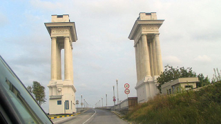 Румънците си свалили такса "мост"