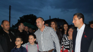 Президентът Радев - специален гост на Нестинарски празник в село Българи