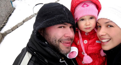 Биляна Йотовска се забавлява в... снега