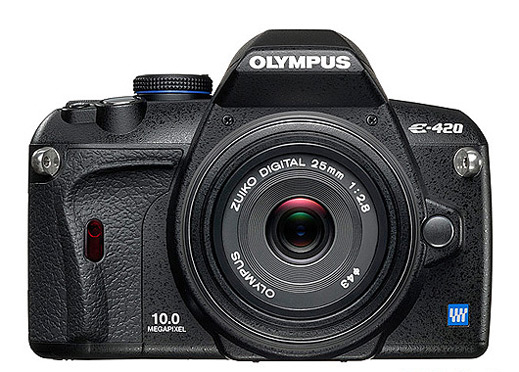 Olympus пуска двa ултратънки DSLR фотоапарати (видео)