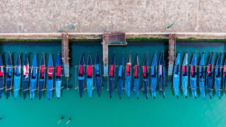 Починалите от коронавирус в Италия се увеличиха с 323 в