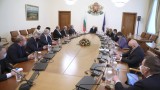 Държавата ще изгради физкултурни салони в Сливен и спортна зала в Радомир