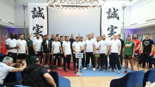 Официалният кантар който предшества новото 16 о издание на международната бойна галавечер