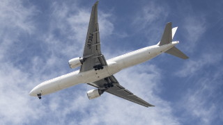 Пътнически самолет на китайска авиокомпания се е разбил в Южен
