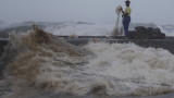 МВнР предупреждава българите в Китай, Филипини и Виетнам за тайфуна "Мангхут"