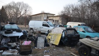 Откриха множество крадени авточасти в автоморга в Перник