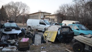 Вандали потрошиха 30 коли в автоморга в Разград