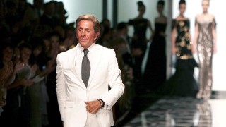 Италианският моден дизайнер Валентино Гаравани известен просто като Валентино почина