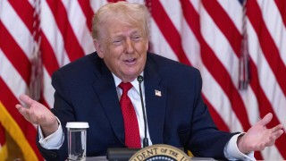 Президентът на САЩ Доналд Тръмп внезапно се отметна от до