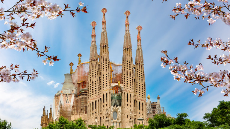 Саграда Фамилия е символът на Барселона и шедьовърът на гениалния