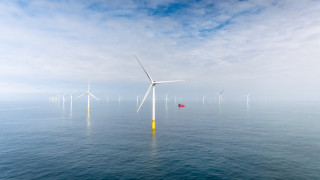 Първата в света плаваща вятърна електроцентрала която се намира край