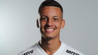 Бразилският нападател Рикардиньо пристигна вчера в София за да финализира