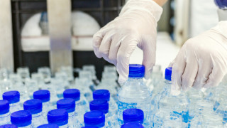 37 000 литра бутилирана вода излизат от Държавния резерв за